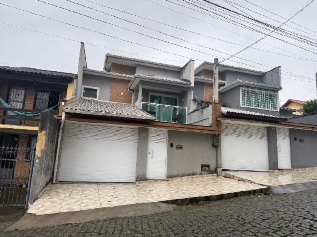 Casa - 223,9m² de área privativa, 449,3m² de área do terreno, com vaga de garagem - rio bonito/rj