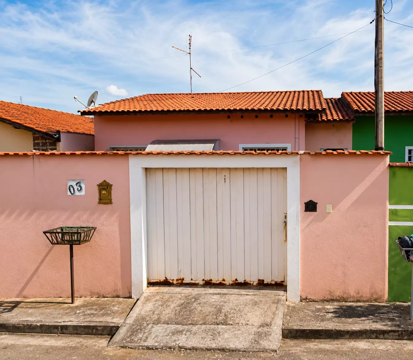 Lorena/sp - casa situada na rua doutor laercio lincoln figueira, nº 03,