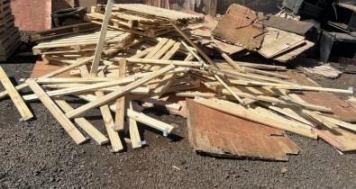 SINISTRO: 4332762499 – PALLET E QUADRO DE MADEIRA - QUEBRA, ARRANHADURA E SUJIDADE POR TERRA - OBS: SERÁ FORNECIDO APENAS AUTORIZAÇÃO PARA REMOÇÃO – C