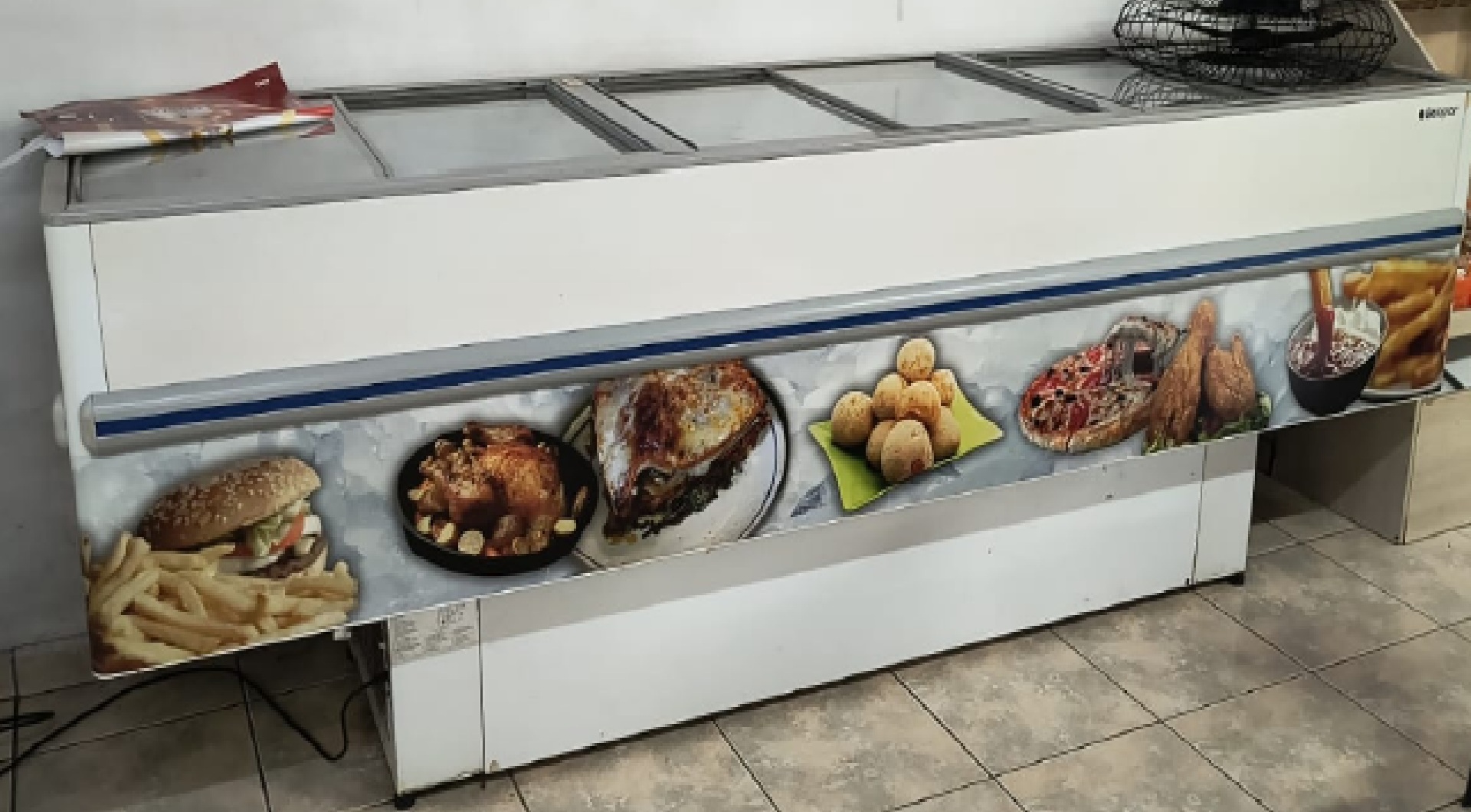 LOTE 1.1 - 01 ilha refrigerada