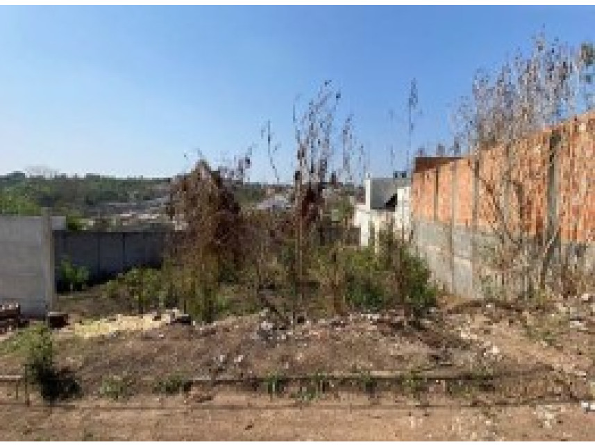 Terreno à venda em leilão