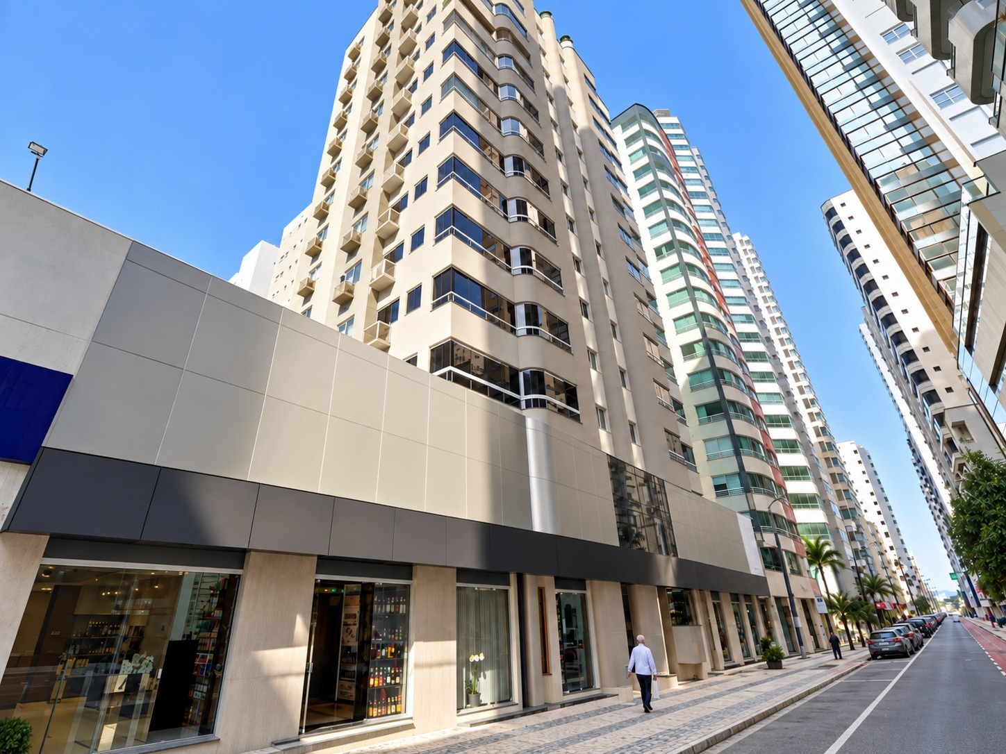 Apartamento 121m², com 3 vagas de garagem em balneário camboriú/sc.