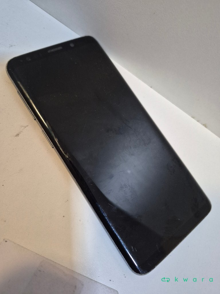 2 Smartphones - Samsung Galaxy S9 128GB e iPhone SE 64GB