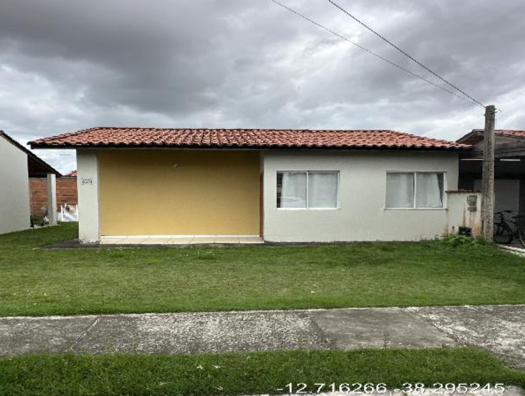 Casa - 47,7m² de área privativa, 160,2m² de área do terreno, com vaga de garagem - camacari/ba