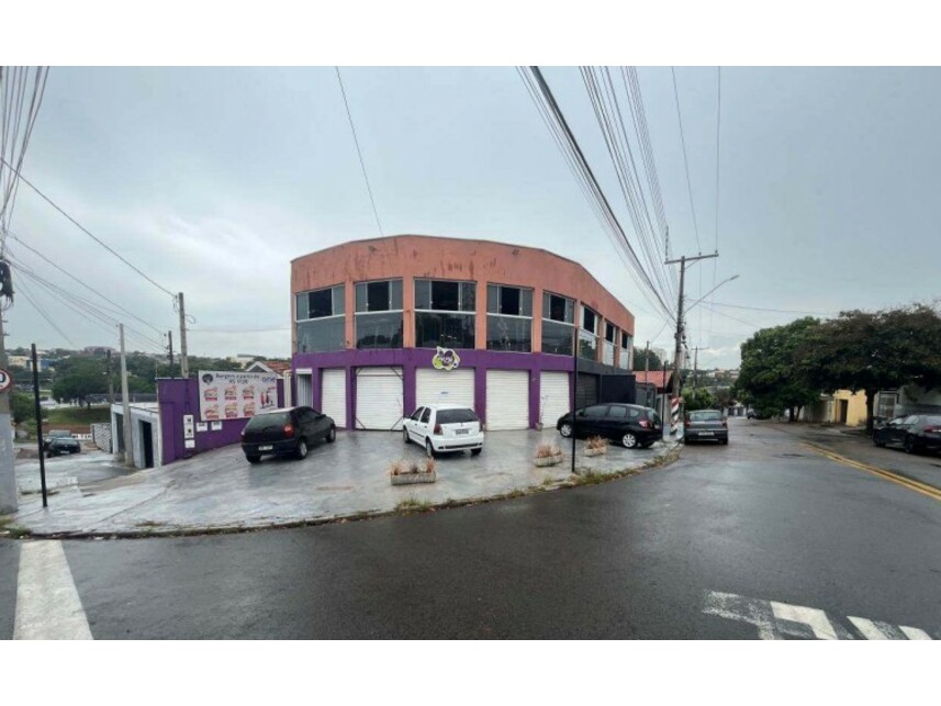 Imóvel comercial à venda em leilão