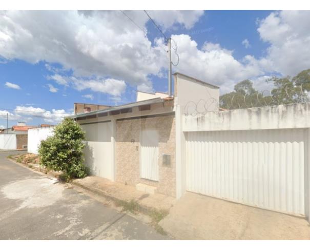 Patrocínio/mg - [fração ideal de 50% sobre] casa com 3 quartos no bairro enéas ferreira de aguiar. casas em leilão | mgl leilões