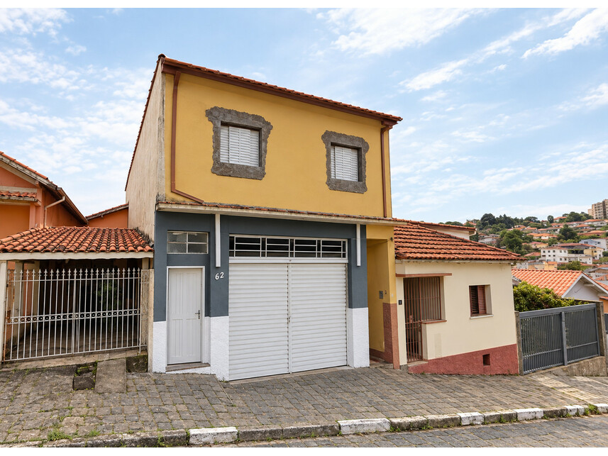 Sobrado à venda em leilão