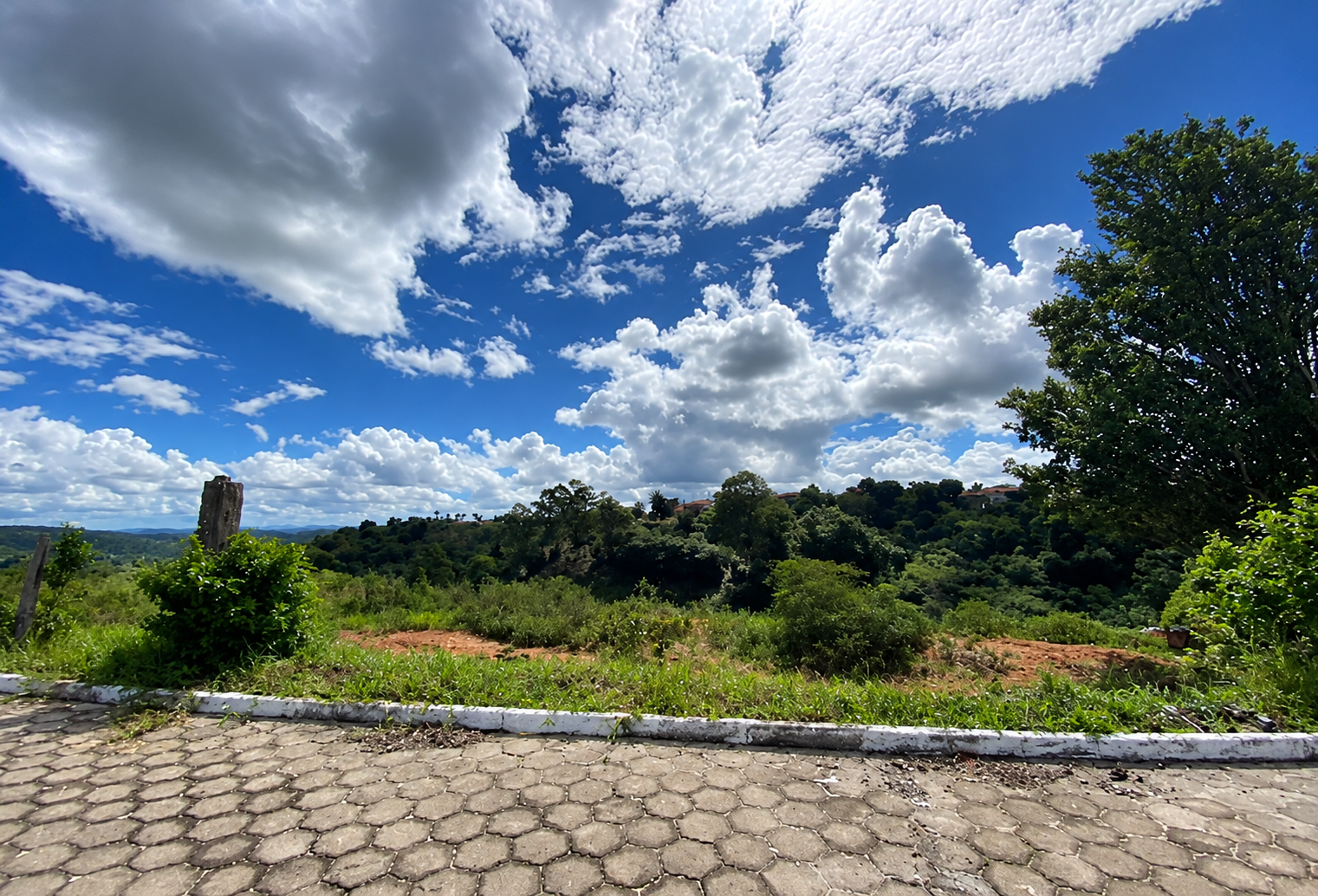 Lote 17: terreno com 1.133,51 m² - costa rica eunápolis ba