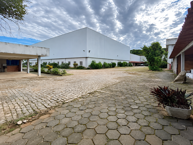 Lote 7: galpão com área de 83.274,00 m² terr. e 22.887,11 m² const. além paraíba mg