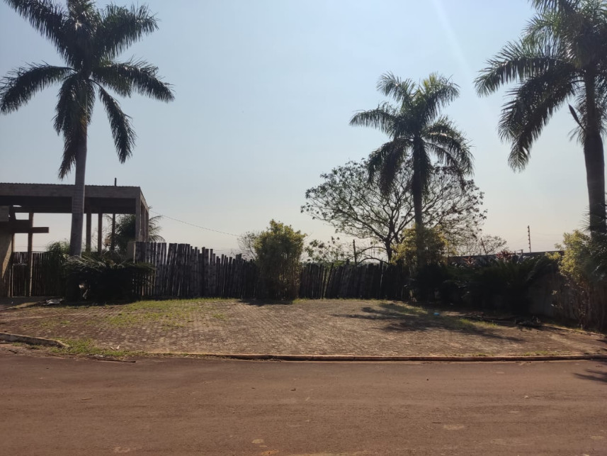 Terreno à venda em leilão