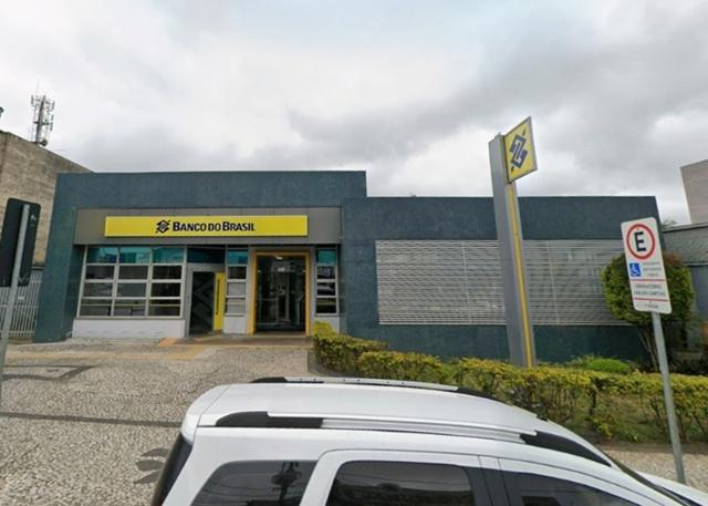 Leilão de imóveis com locação simultânea