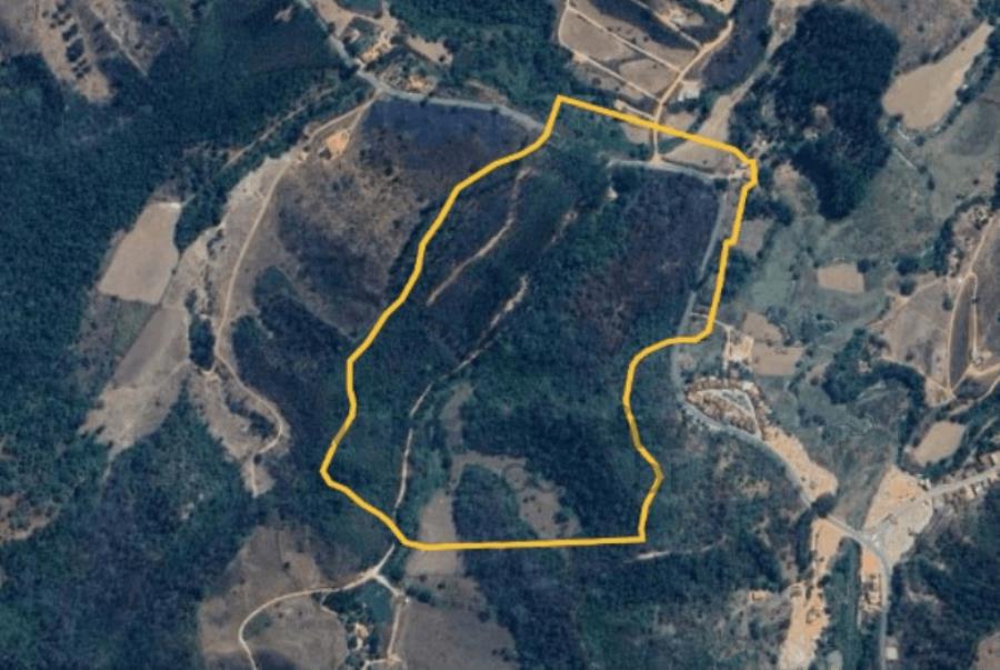 São josé do jacuri/mg - [fração ideal de 50% sobre] imóvel rural área de 25,77,29 ha no sítio santa barbara. |