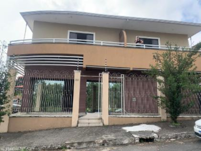 Sala comercial à venda em leilão