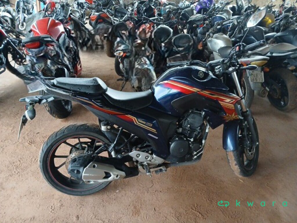 FZ25 FAZER LE