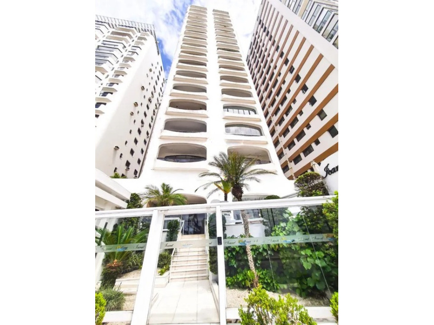 Apartamento à venda em leilão