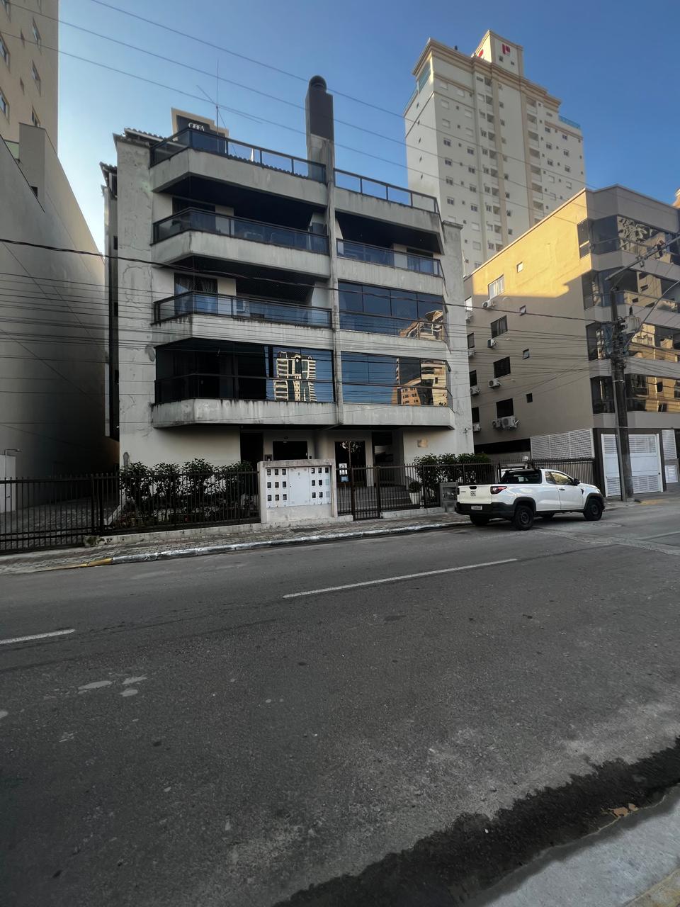 APARTAMENTO COM 241,68M² NO EDIFÍCIO AQUILÉIA EM ITAPEMA/SC