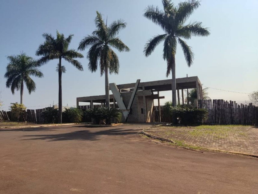 Terreno à venda em leilão
