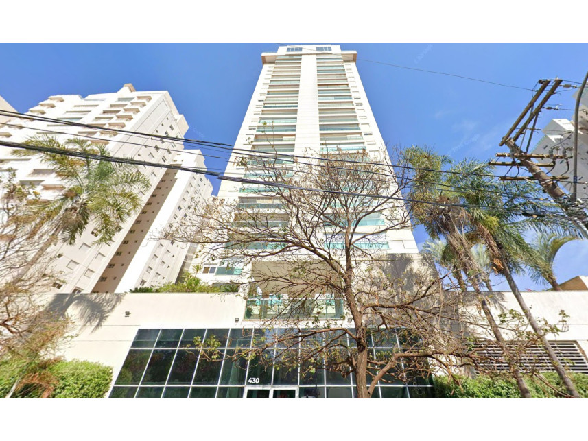 Apartamento à venda em leilão