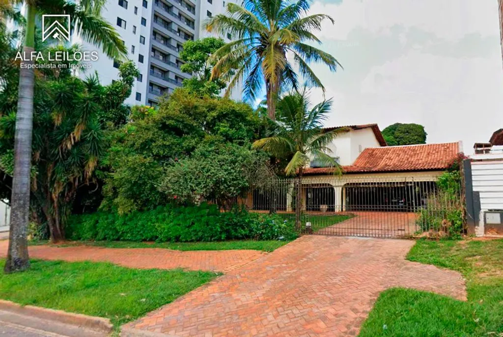 Anápolis (GO) - Sobrado no Bairro Jundiai com Terreno de 1.454m²
