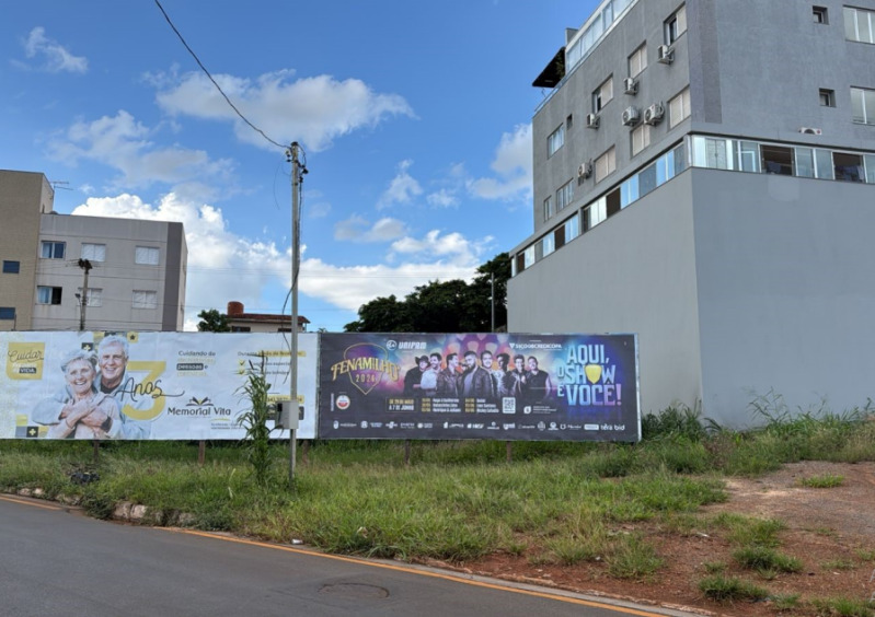 UM TERRENO NO BAIRRO CAIÇARAS EM PATOS DE MINAS/MG, UM IMÓVEL RURAL EM SANTA FÉ DE MINAS/MG E UM VEÍCULO VW/GOL - Lote 001 (ID 27903)