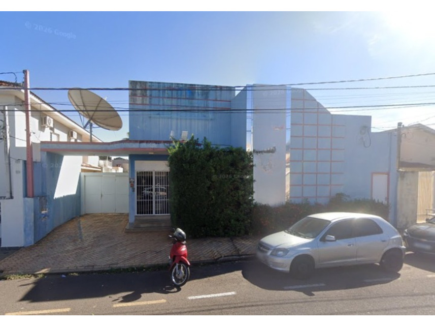 Imóvel comercial à venda em leilão