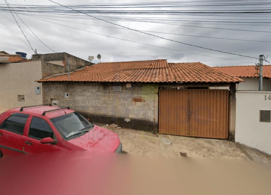 Varginha/mg - casa com 2 quartos e respectivo lote no bairro princesa do sul. |