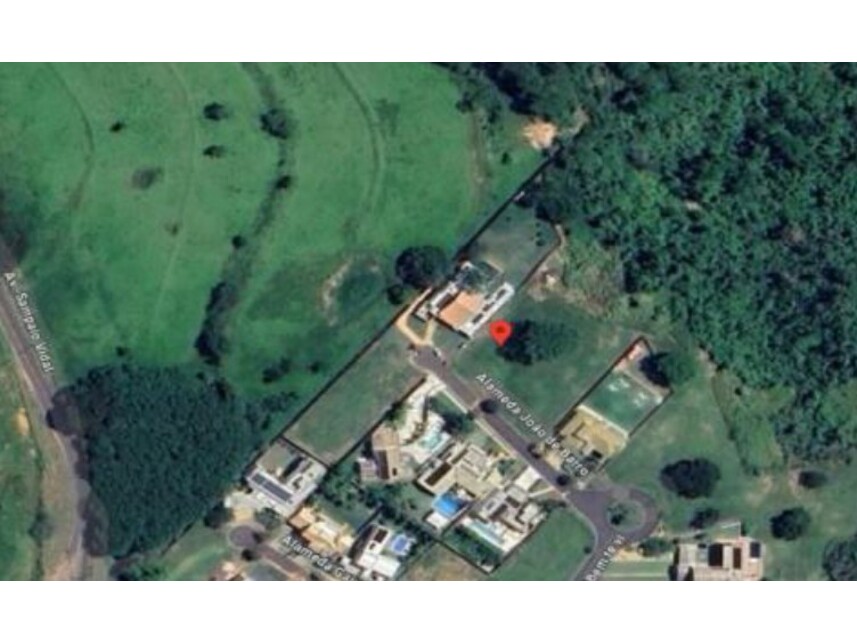 Terreno à venda em leilão