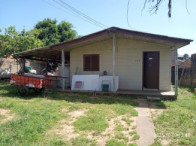 Casa de Madeira - Terreno c/ 330m² - Vila Monte Belo
