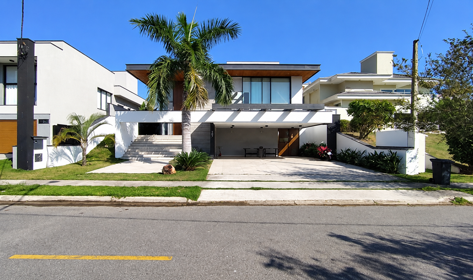 LOTE 1: Casa com 374,66 m² - Pinhão (Distrito de Quiririm) TAUBATÉ SP
