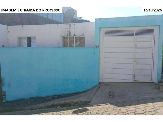Casa - Terreno c/ 200m² - Cambuí/MG