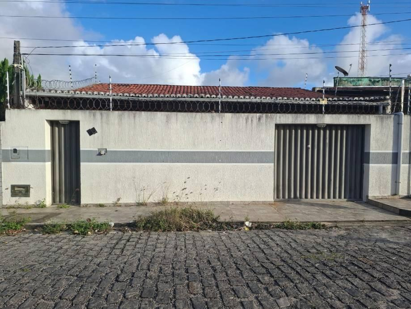 Casa à venda na Rua Adjair Gonçalo da Rocha - Parnamirim/RN Código: 02.25378