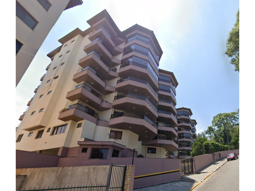 Apartamento à venda em leilão