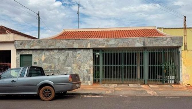 Casa 218 m² - São Joaquim da Barra-SP - Rua Mato Grosso, 115 - Centro