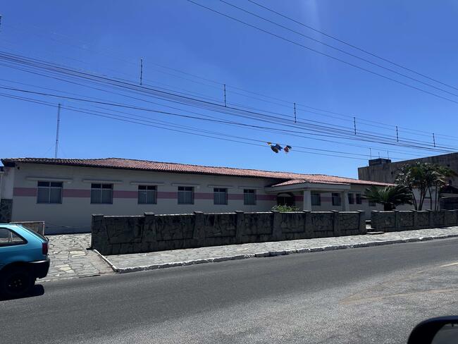 Um terreno situado à rua cel. pedro targino, centro, araruna/pb