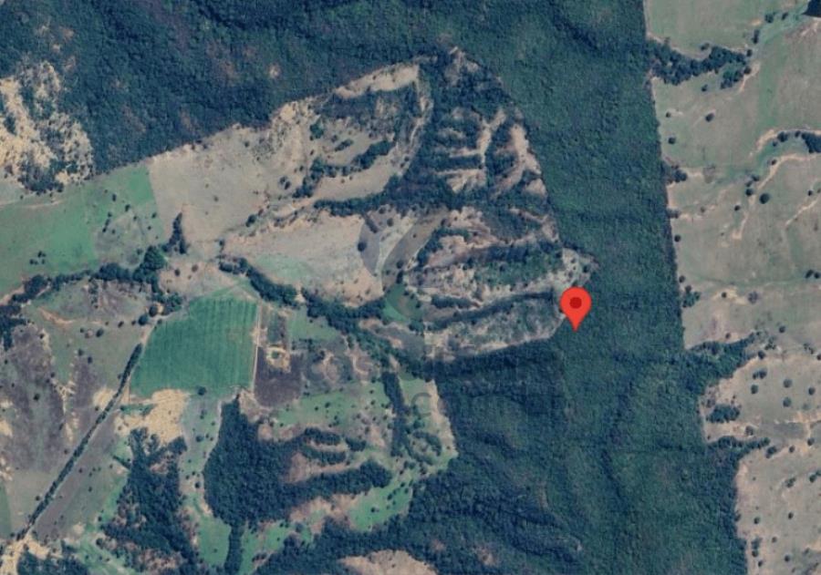 Lagoa grande/mg - [fração ideal de 50% sobre] sorte de terra área total 321 ha na fazenda lageado. |
