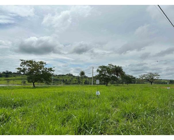 Sicoob - chácara 32, quadra 04, do chacreamento espelho d’água, situada na rua f, em abaeté/mg, com área de 1.000,00 m², matrícula nº 29.063 do cri de abaeté/mg.