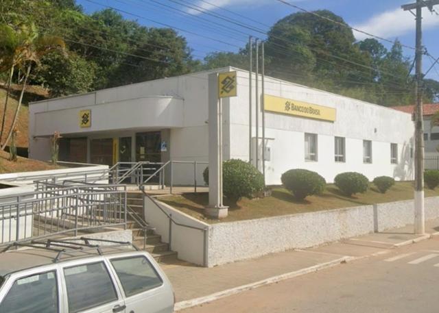 Leilão de imóveis com locação simultânea