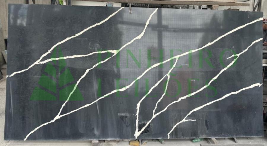 UM BLOCO DE QUARTZO DE 5,18 m²