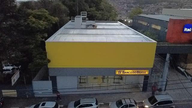 Leilão de imóveis com locação simultânea
