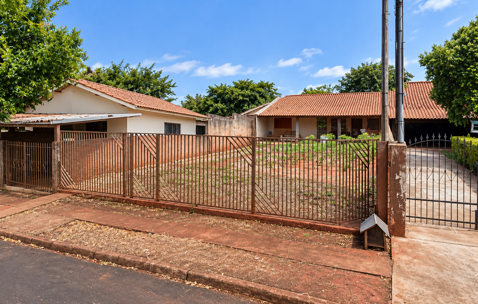 Imovel Residencial, 250m², Conjunto Habitacional Luiz Brondi, Santa Cruz Do Rio Pardo/SP
