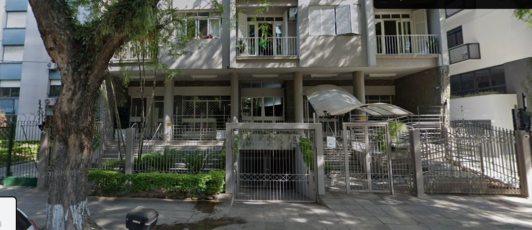A fração de 50% sobre a garagem sem número do edifício que recebeu o nº 106 da rua laurindo, com a área real privativa de 288,54m2, real total de 321,04m2