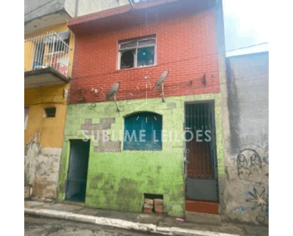 Sobrado na sé - terreno de 79m² | constr. de 137m²