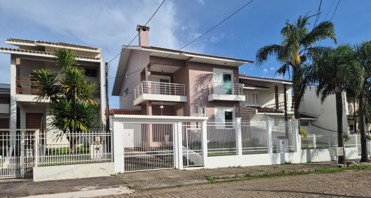 Um imóvel composto por uma casa de alvenaria, com área construída de 286,20m² e seu respectivo terreno, localizado na rua honório magno, nº 185, cidade de santa maria/rs. inscrito sob a matrícula nº 20.717 do cri de santa maria/rs