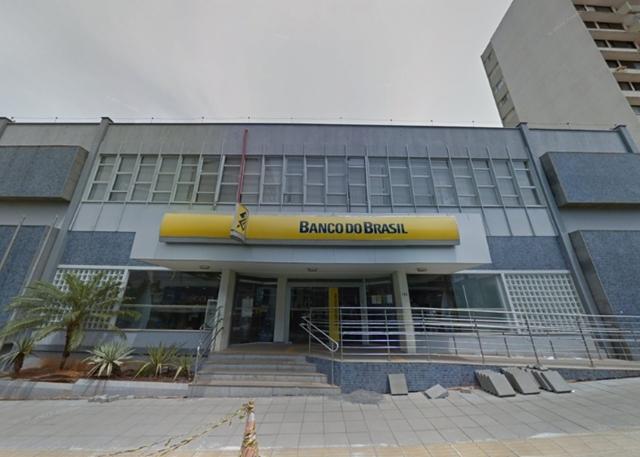Leilão de imóveis com locação simultânea