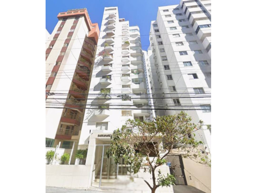 Apartamento à venda em leilão