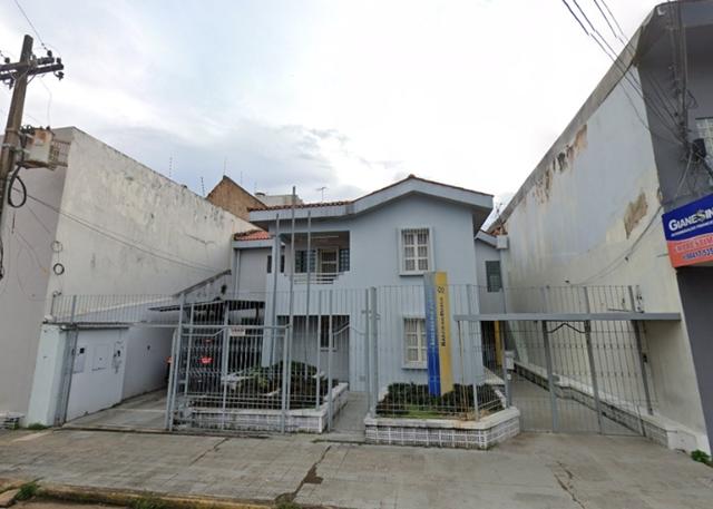 Leilão de imóveis com locação simultânea