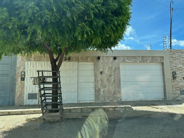 Casa - 122,07m² de área privativa, 160m² de área do terreno, com vaga de garagem - juazeiro/ba