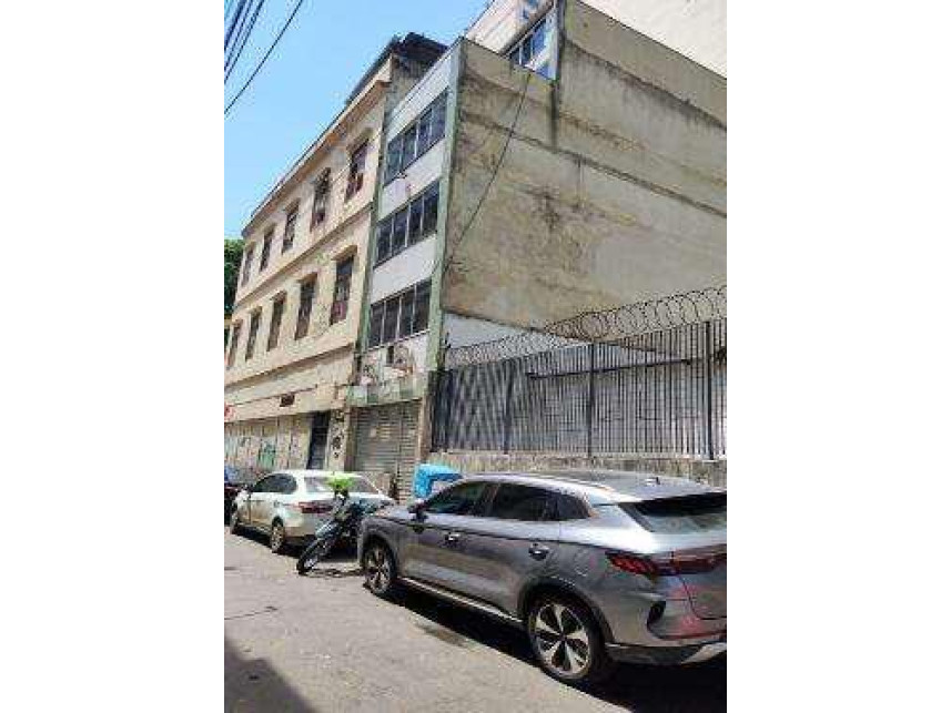 Prédio comercial à venda em leilão