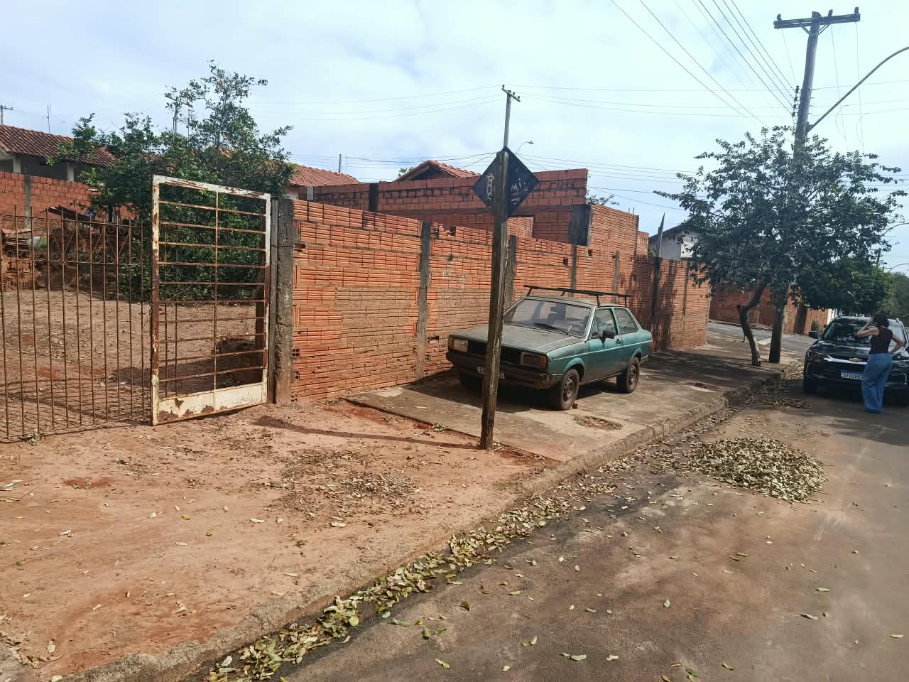 IMOVEL URBANO EDIFICADO COM 232,62 m2 EM ITAJU/SP