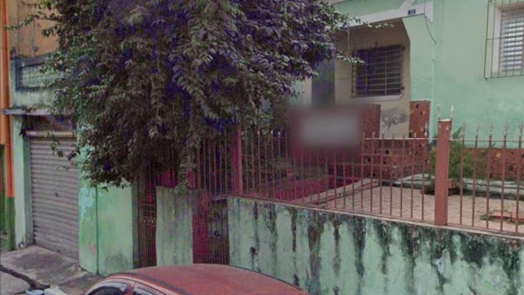 Casa em leilão no bairro Vila Serralheiro em São Paulo - SP